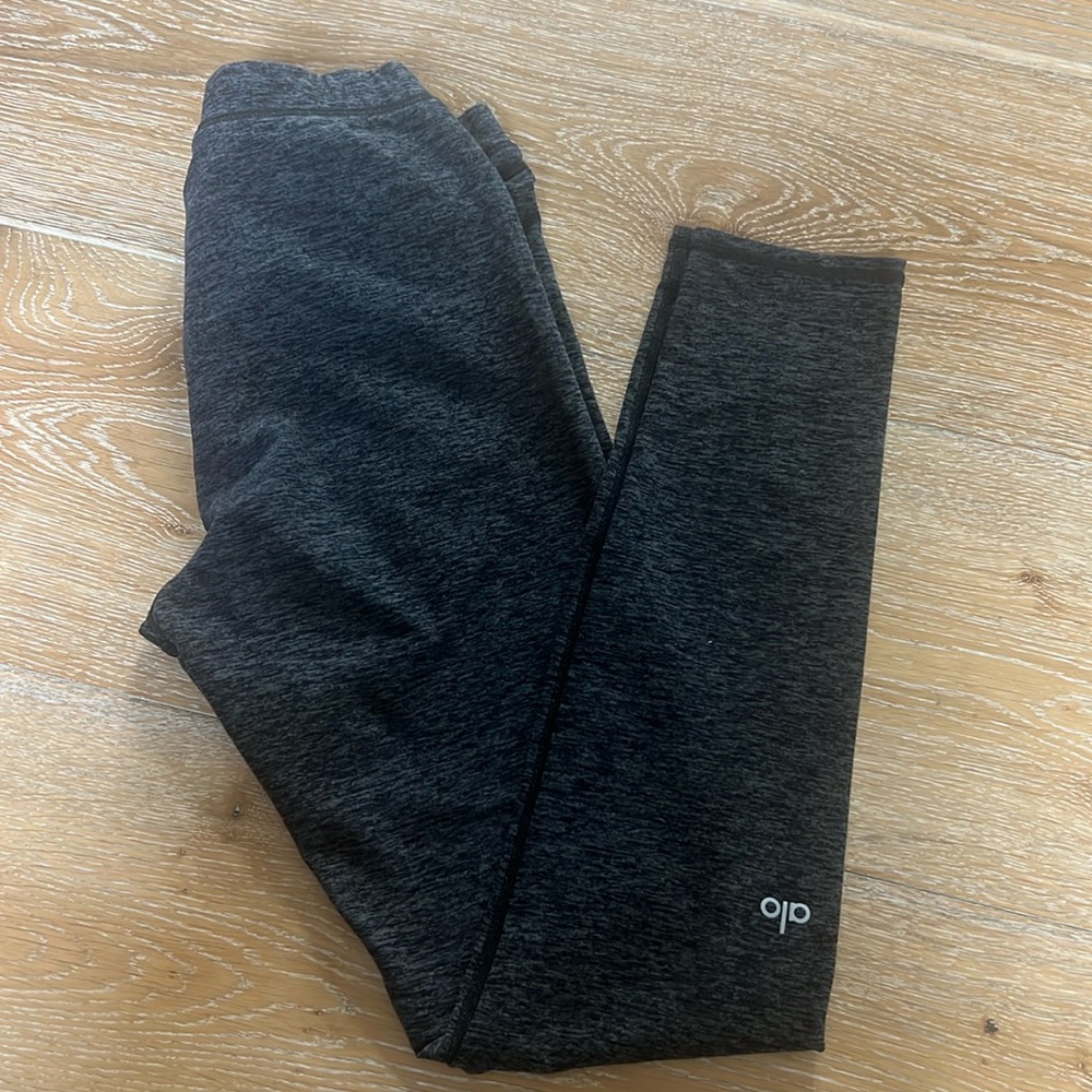 Alo leggings Sz S    Great condition.   Only worn a few times!